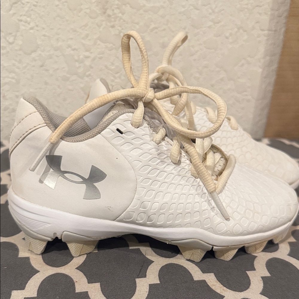 Under Armour Kids Cleats White and Gray Sneakers